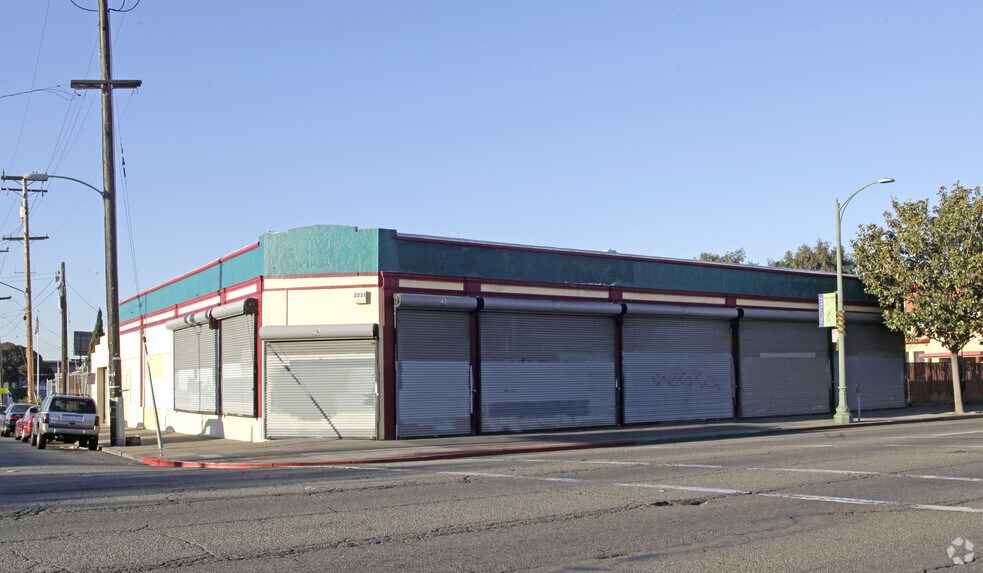 3031 International Blvd, Oakland, CA à louer - Photo du bâtiment - Image 1 de 3