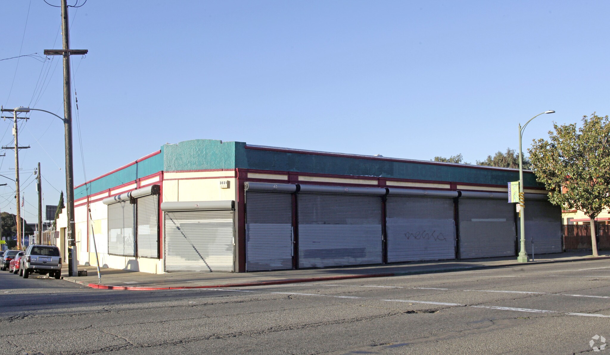 3031 International Blvd, Oakland, CA à louer Photo du bâtiment- Image 1 de 4