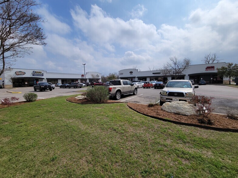 1615 Grand Avenue Pky, Pflugerville, TX à louer - Photo du bâtiment - Image 2 de 9