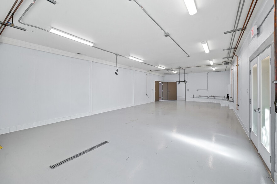 840 N Cloverdale Blvd, Cloverdale, CA à vendre - Photo du bâtiment - Image 2 de 44