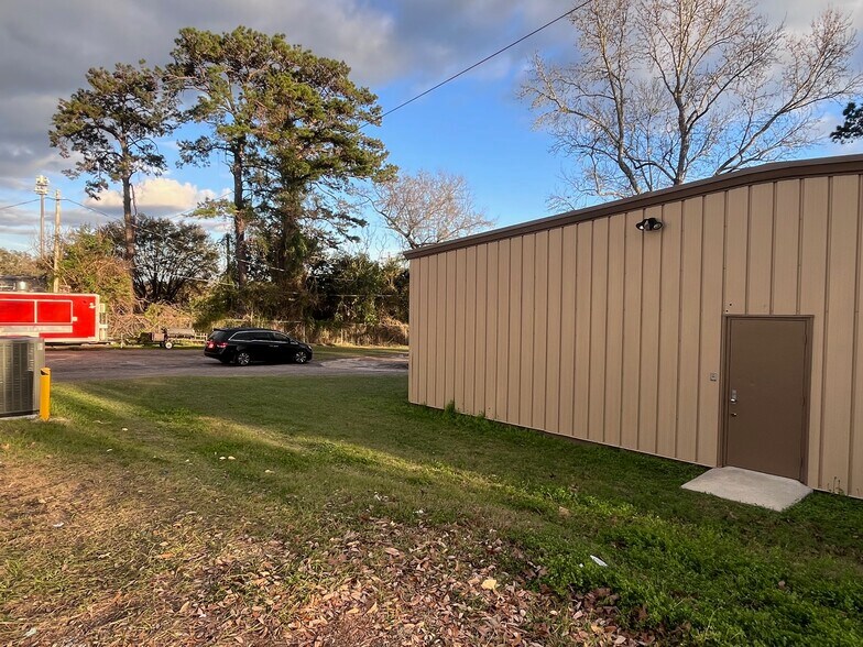 1119 W Tharpe St, Tallahassee, FL à louer - Photo du bâtiment - Image 2 de 9