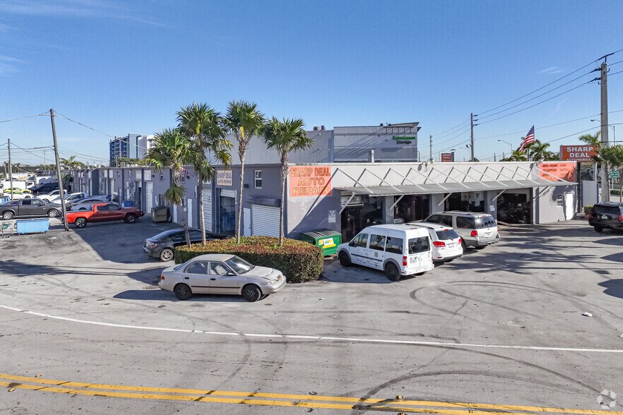 1612-1646 W 31st Pl, Hialeah, FL à louer - Photo du bâtiment - Image 3 de 5