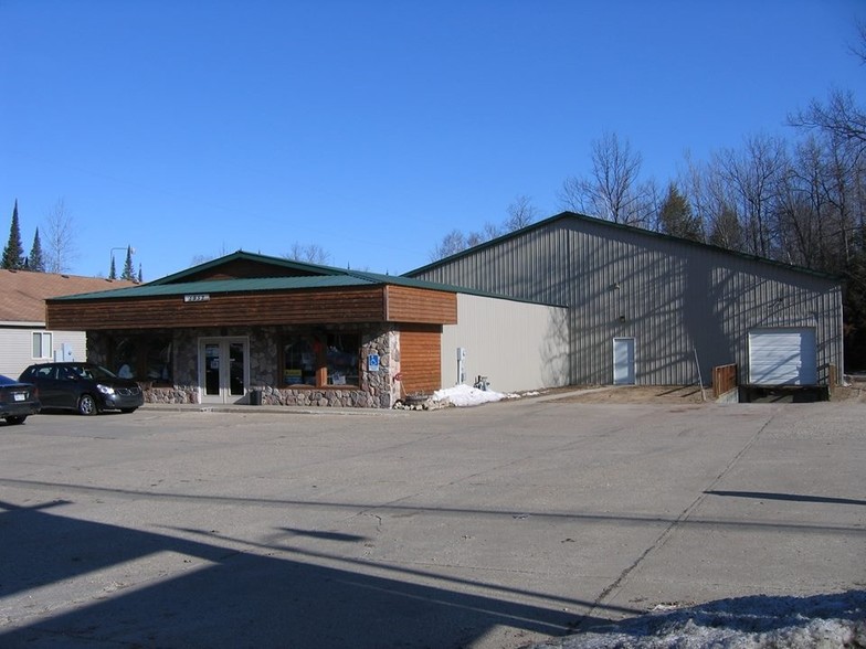 1952 W Houghton Lake Dr, Houghton Lake, MI à vendre - Photo du bâtiment - Image 1 de 1