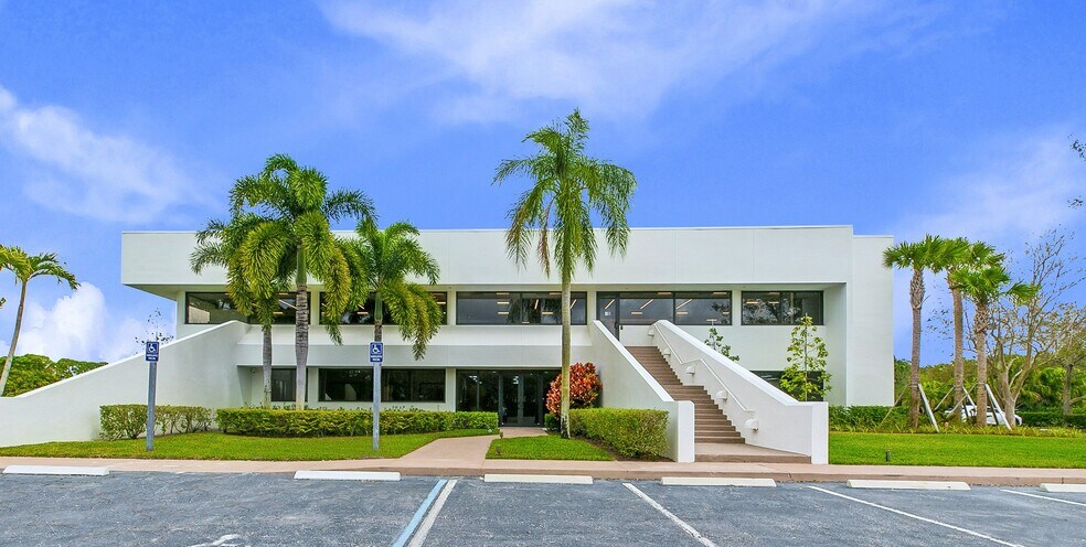 100 Avenue of Champions, Palm Beach Gardens, FL à louer - Photo du bâtiment - Image 3 de 9