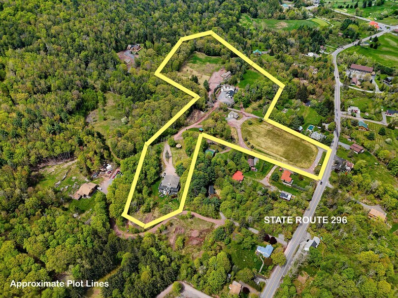 218 NY-296, Windham, NY à vendre - Photo principale - Image 1 de 73