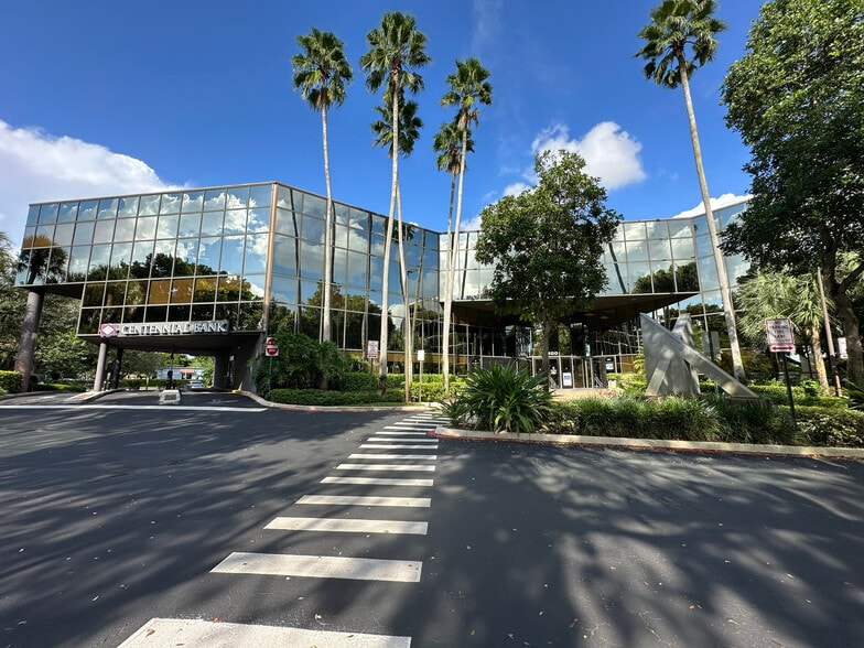 300 S Pine Island Rd, Plantation, FL for lease - Building Photo - Image 2 of 13