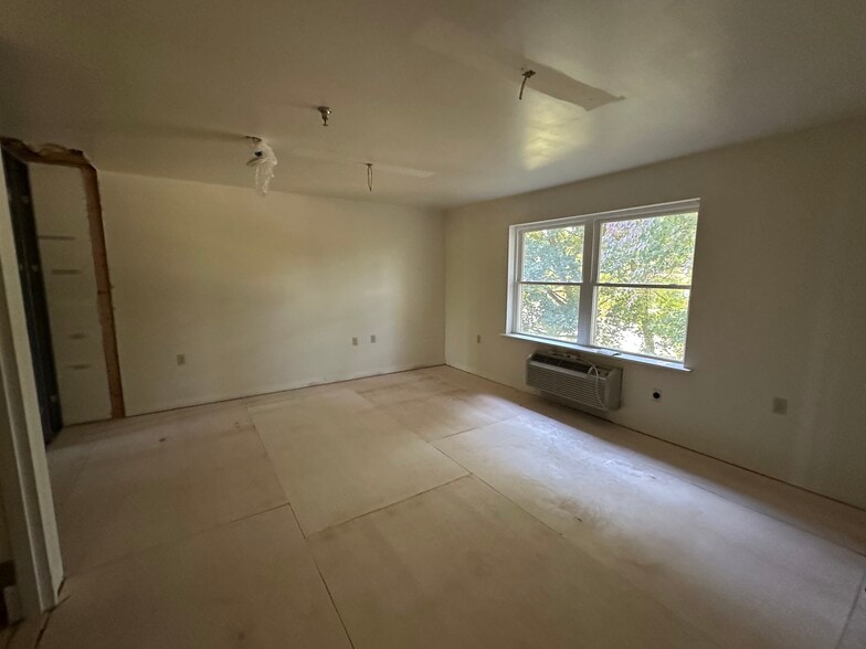 659 Broad St, Emmaus, PA à vendre - Photo du bâtiment - Image 3 de 14