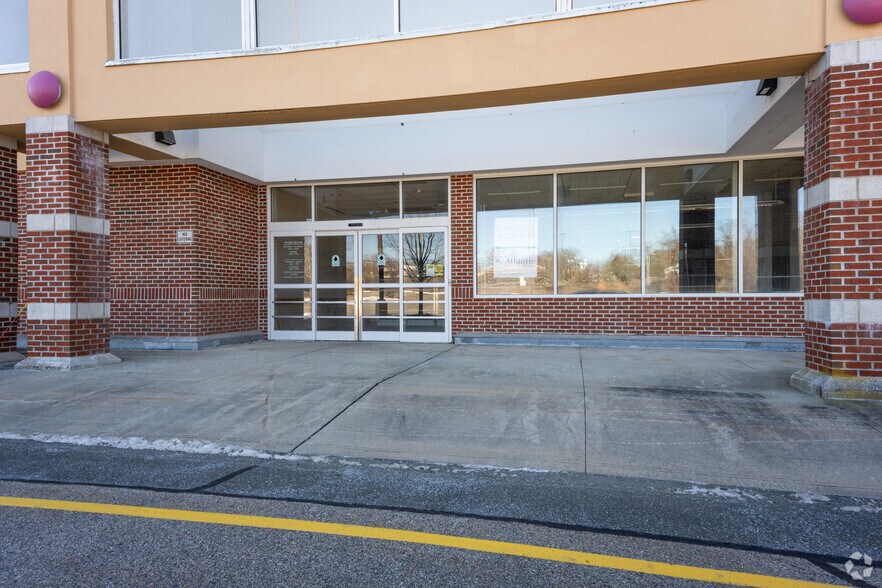 128 Boston Post Rd, Waterford, CT à louer - Photo du bâtiment - Image 3 de 5