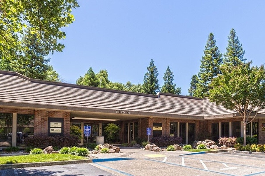 3626 Fair Oaks Blvd, Sacramento, CA à louer Photo du bâtiment- Image 1 de 3