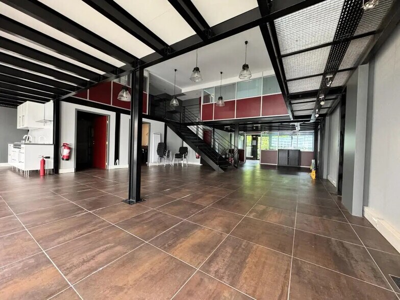 Bureau dans Ivry-sur-Seine à louer - Photo intérieure - Image 2 de 12