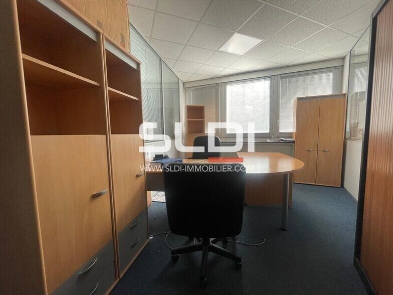 Bureau dans Écully à louer - Photo intérieure - Image 2 de 7
