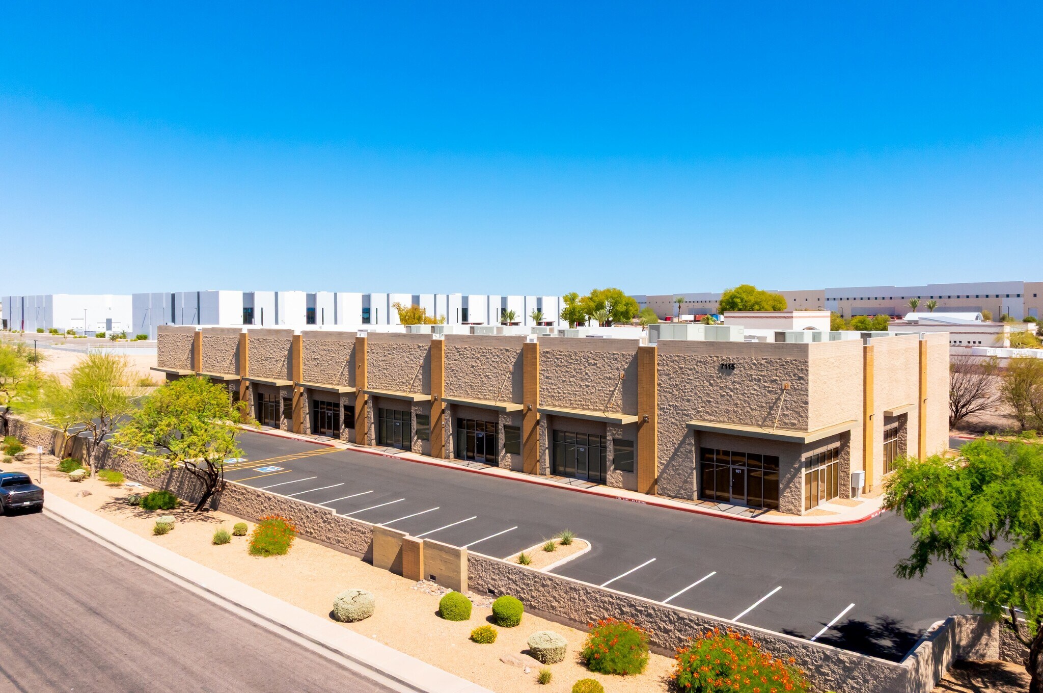 7115 N 110th Ave, Glendale, AZ à louer Photo du bâtiment- Image 1 de 7