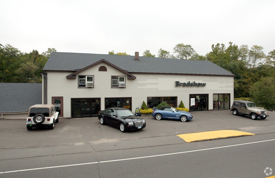 554 Main St, Oakville, CT for lease - Building Photo - Image 2 of 43