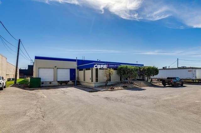 3230-3234 9 St SE, Calgary, AB à louer - Photo du bâtiment - Image 3 de 3