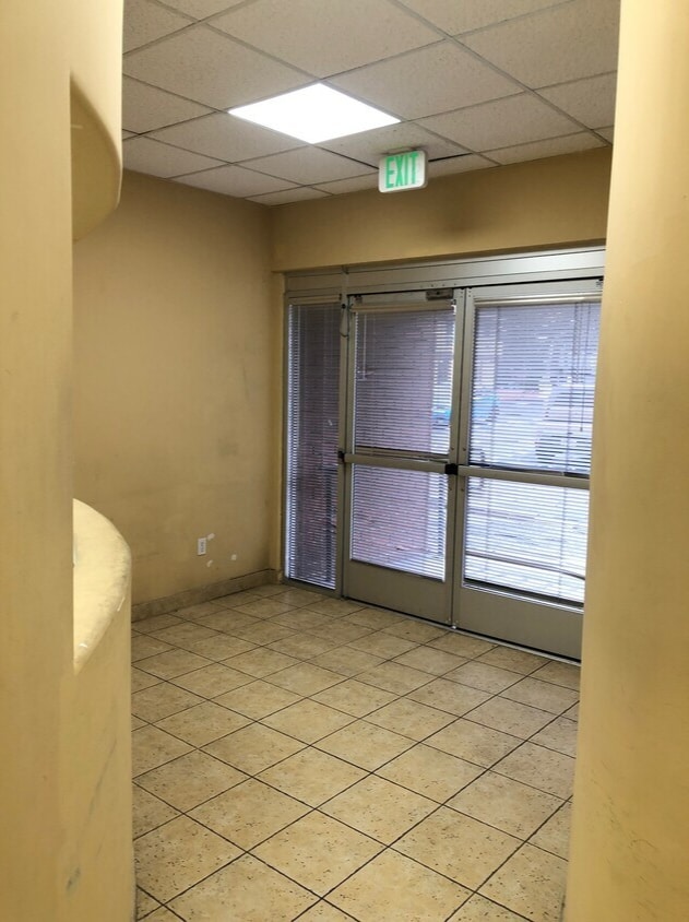 4717 Van Nuys Blvd, Sherman Oaks, CA for lease Interior Photo- Image 1 of 6