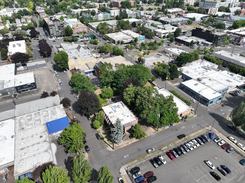 234 SE 7th Ave, Portland, OR for sale - Building Photo - Image 3 of 12