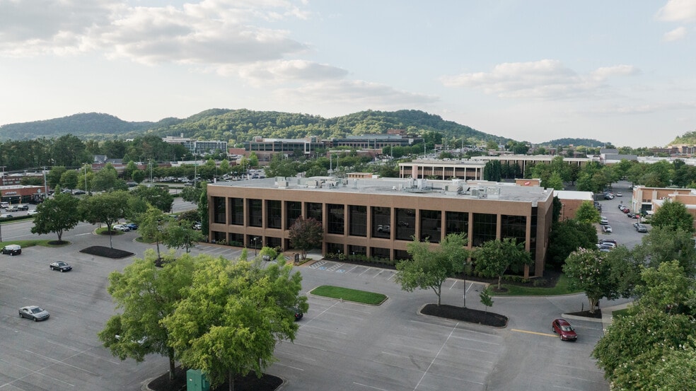7003 Chadwick Dr, Brentwood, TN for lease - Building Photo - Image 2 of 38