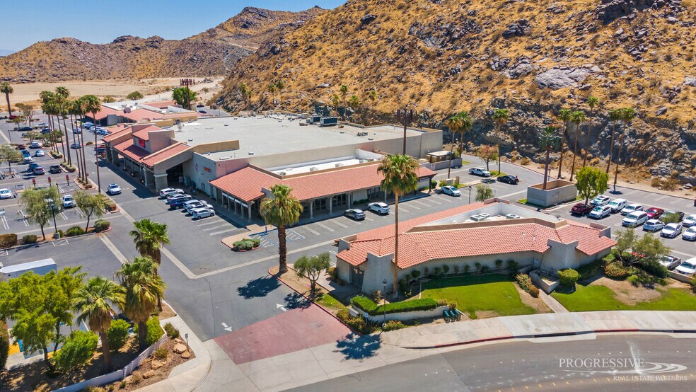 4711-4791 E Palm Canyon Dr, Palm Springs, CA à louer - Photo du bâtiment - Image 3 de 7