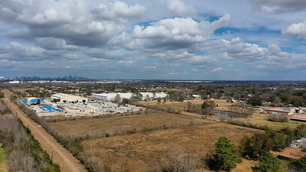 13542 Del Papa St, Houston, TX à vendre - Vidéo sur l’inscription commerciale - Image 2 de 4