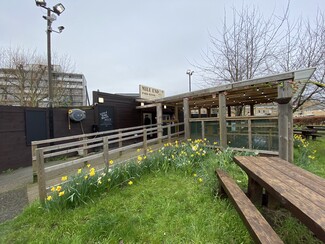 Plus de détails pour Mile End Playground, Locksley St, London - Vente au détail à louer