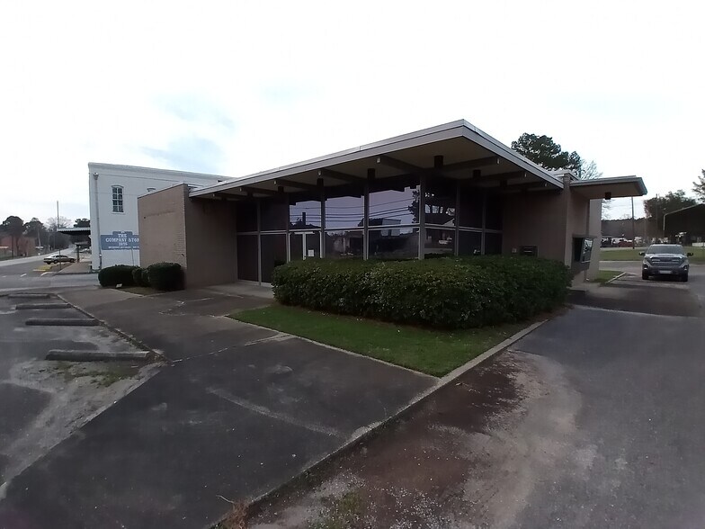 407 Erwin Rd, Stonewall, MS à vendre - Photo principale - Image 1 de 13