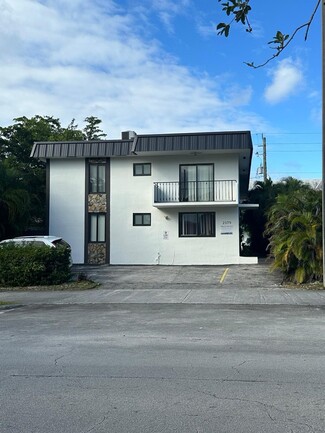 Plus de détails pour 2379 NE 172nd St, North Miami Beach, FL - Multi-résidentiel à vendre