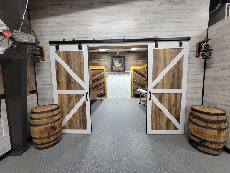 38404 Road 719, McCook, NE for sale - Building Photo - Image 2 of 16