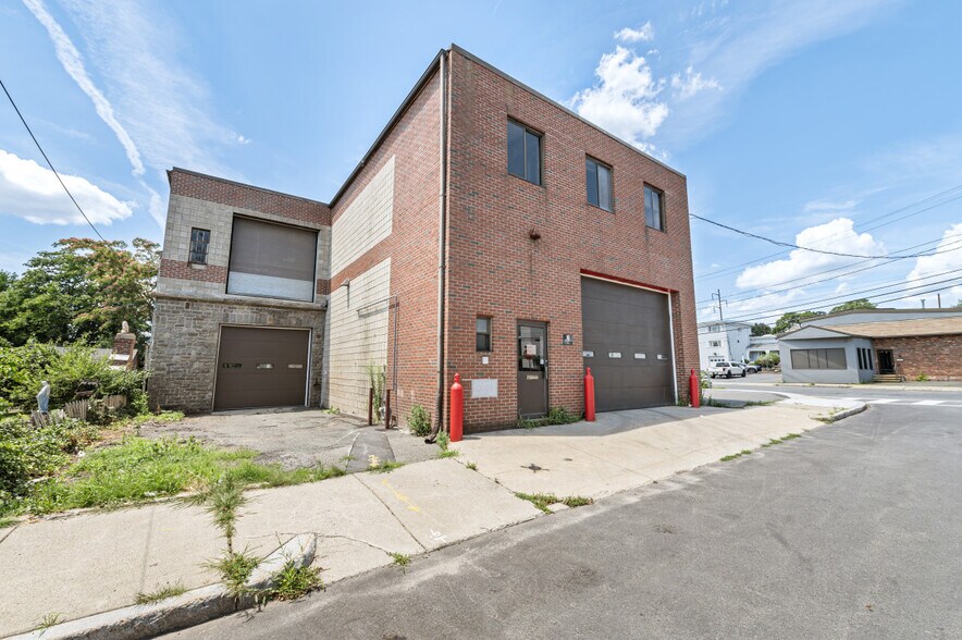 11 Marlboro St, Malden, MA à louer - Photo du bâtiment - Image 1 de 21