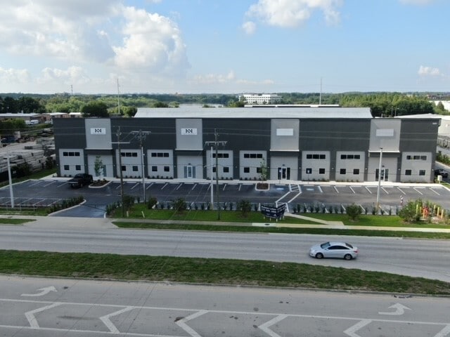 2102 W Waters Ave, Tampa, FL for sale - Building Photo - Image 2 of 6