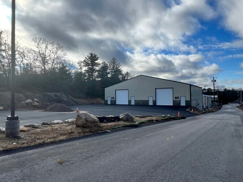 111 Hopkins Hill Rd, West Greenwich, RI for lease - Building Photo - Image 3 of 12