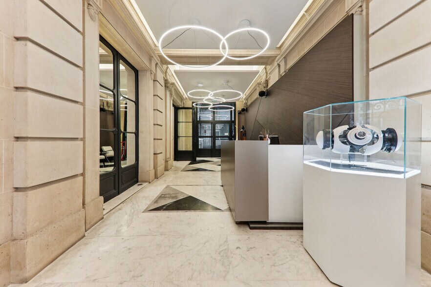 35 Rue La Boétie, Paris for lease - Building Photo - Image 2 of 21