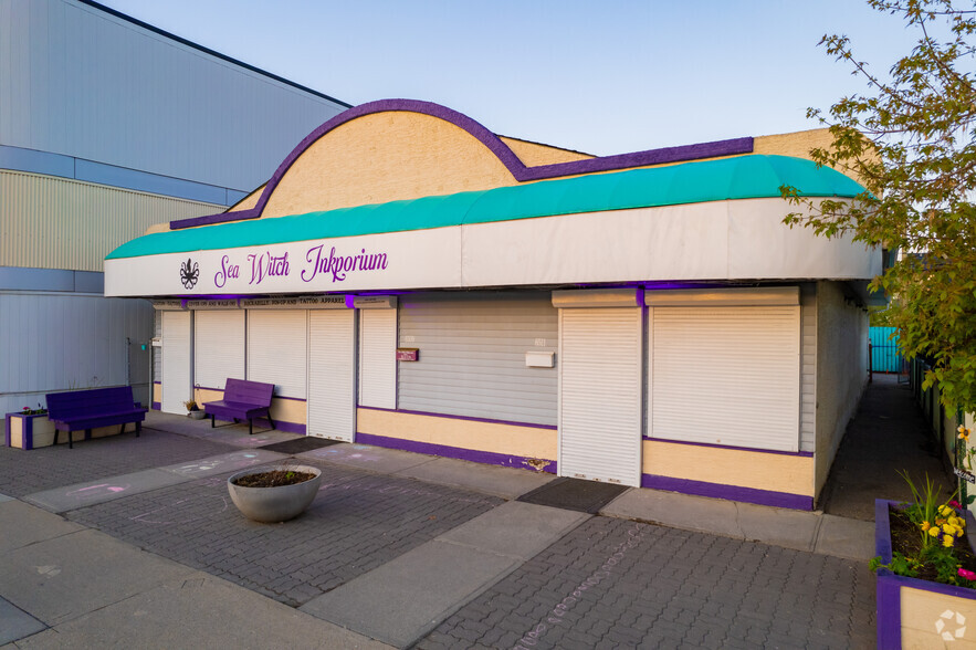 6507-6511 Bowness Rd NW, Calgary, AB for lease - Building Photo - Image 2 of 9