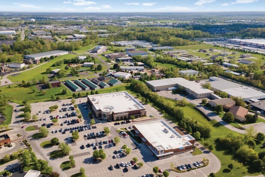 10574 Workout Way, Carmel, IN à vendre - Photo du bâtiment - Image 2 de 4