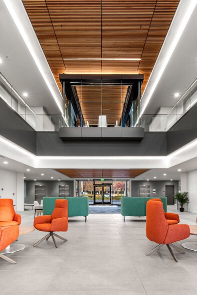 860 W LeVoy Dr, Taylorsville, UT for lease - Lobby - Image 3 of 23