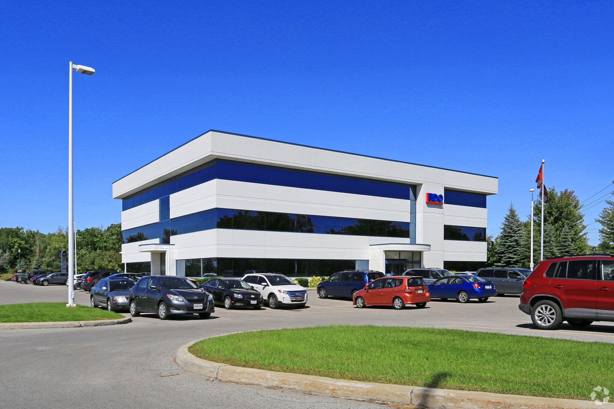 300 Lakeshore Dr, Barrie, ON for sale Primary Photo- Image 1 of 1