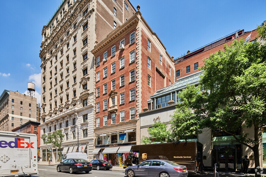 697-699 Madison Ave, New York, NY à vendre - Photo principale - Image 1 de 1