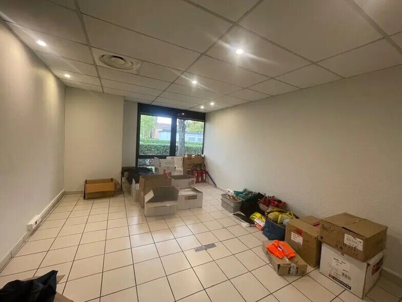 Bureau dans Vénissieux à louer - Photo intérieure - Image 3 de 8