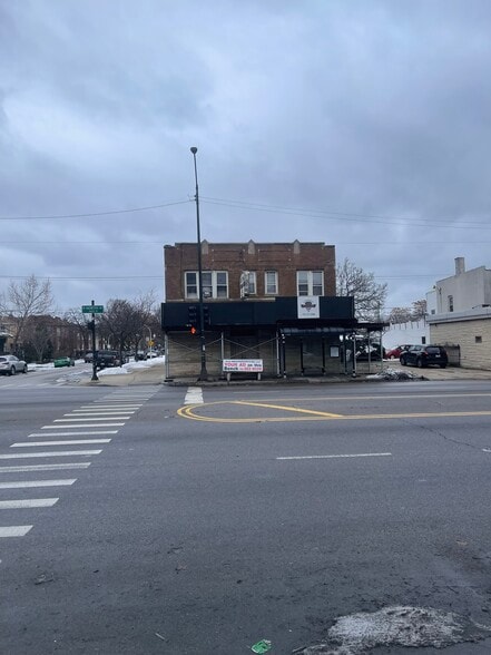 Three Mixed-Use Portfolio portfolio of 3 properties for sale on LoopNet.ca - Building Photo - Image 3 of 7