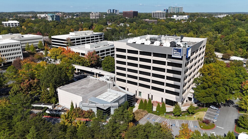 300 Interstate N Pky SE, Atlanta, GA à louer - Photo du bâtiment - Image 1 de 11