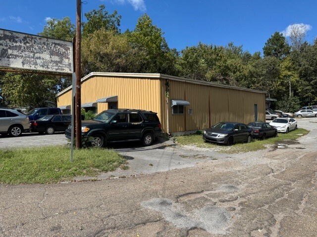 312 Lakeview Dr, Rossville, GA à vendre - Photo du bâtiment - Image 2 de 2