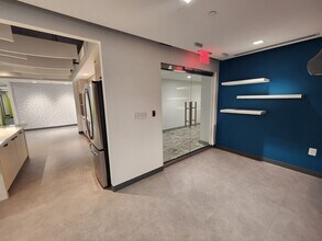 1100 17th St NW, Washington, DC for lease Interior Photo- Image 2 of 10