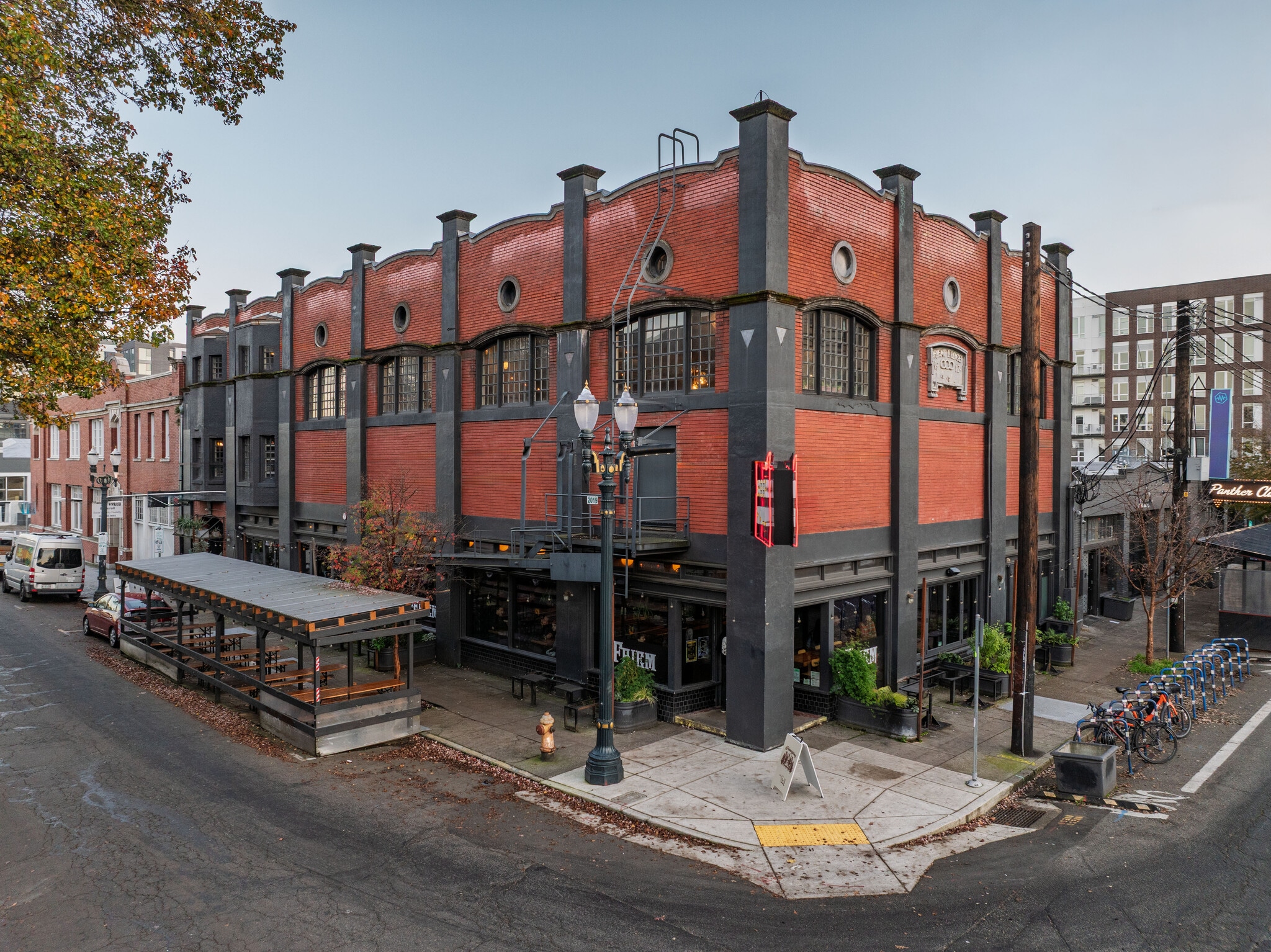 706-710 SE 6th Ave, Portland, OR à vendre Photo principale- Image 1 de 11