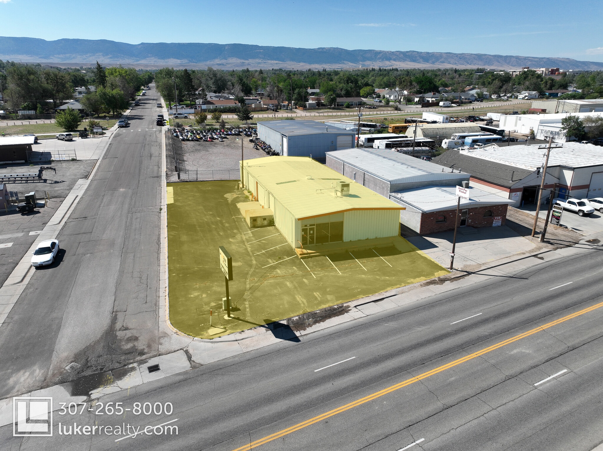 1833 E Yellowstone Hwy, Casper, WY for sale Primary Photo- Image 1 of 8