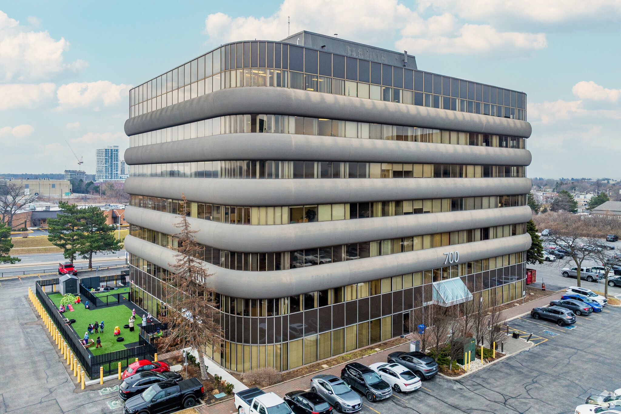 700 Dorval Dr, Oakville, ON for lease Primary Photo- Image 1 of 31