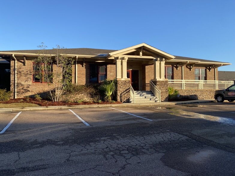 214 Draperton Dr, Ridgeland, MS for sale - Building Photo - Image 1 of 1