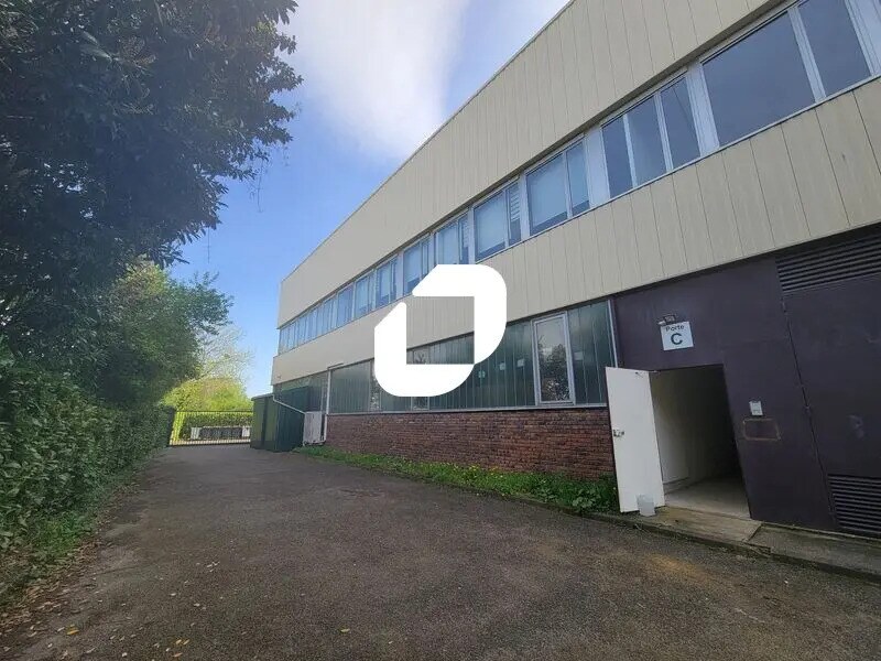 Office in Ris-Orangis for lease Building Photo- Image 1 of 25