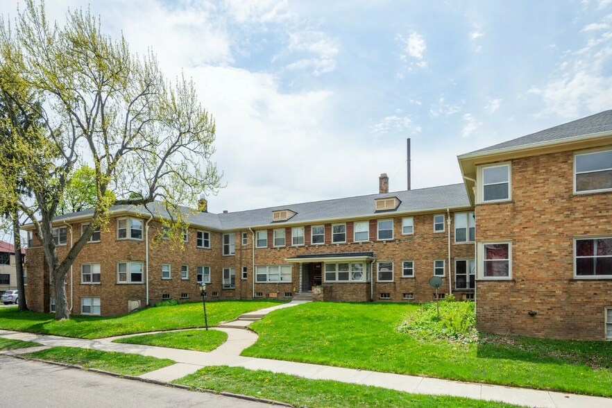 825 Whitmore Rd, Detroit, MI à vendre - Photo du bâtiment - Image 2 de 2