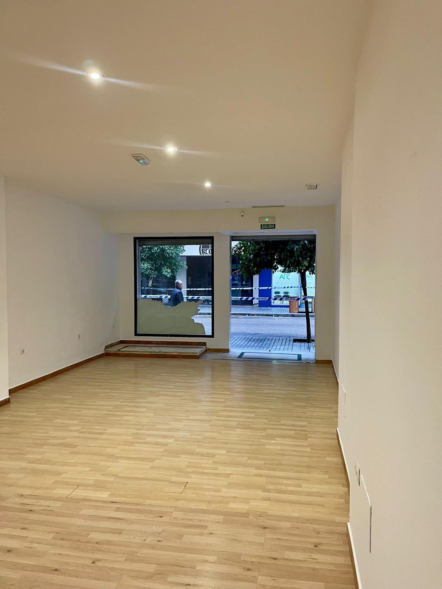 Retail in Córdoba, Córdoba for lease Interior Photo- Image 1 of 9