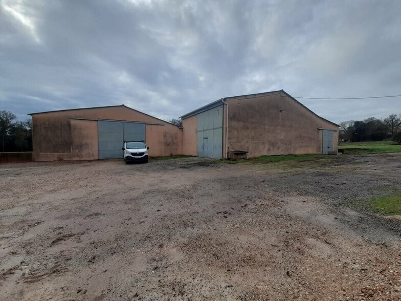 Industrial in Le Cannet-des-Maures for lease - Building Photo - Image 2 of 3