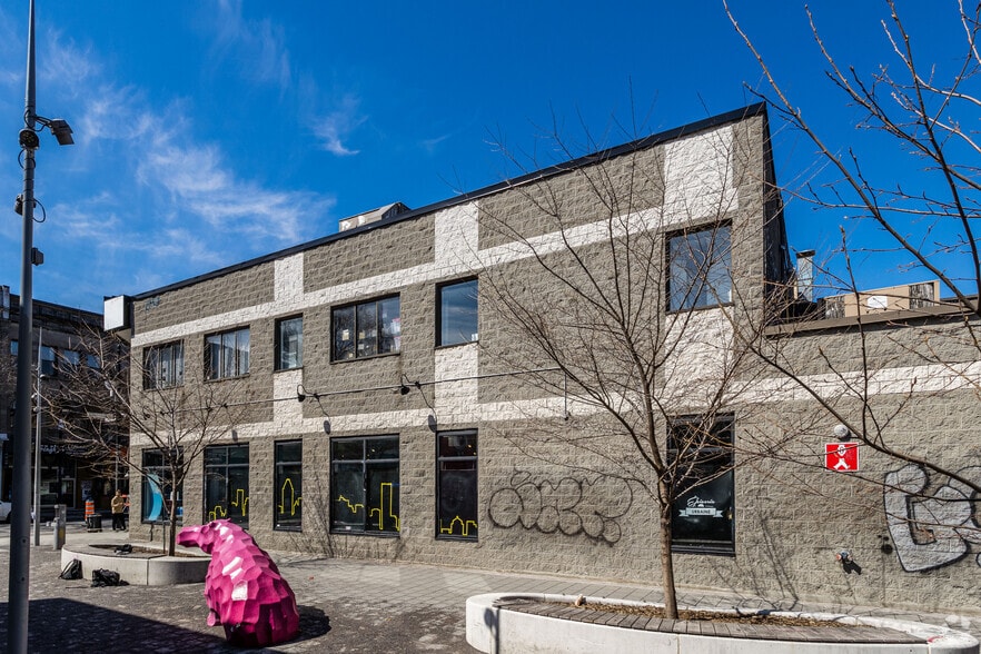 3695-3697 Boul Saint-Laurent, Montréal, QC à louer - Photo du bâtiment - Image 2 de 4